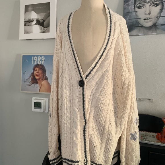Official Taylor Swift Folklore Cardigan! - Picture 4 of 5